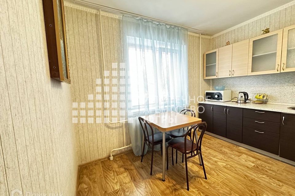 Продаётся 1-комнатная квартира, 42 м²