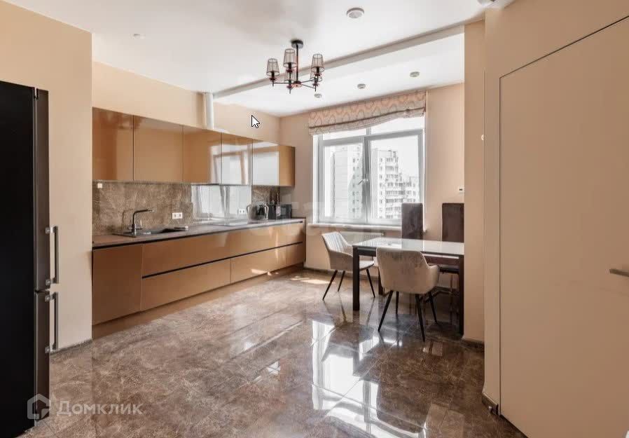 Продаётся 1-комнатная квартира, 52 м²