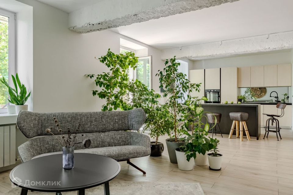 Продаётся 3-комнатная квартира, 111.8 м²