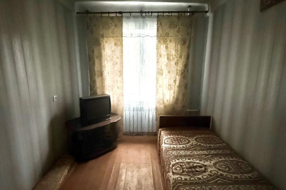 Продаётся 3-комнатная квартира, 48.3 м²