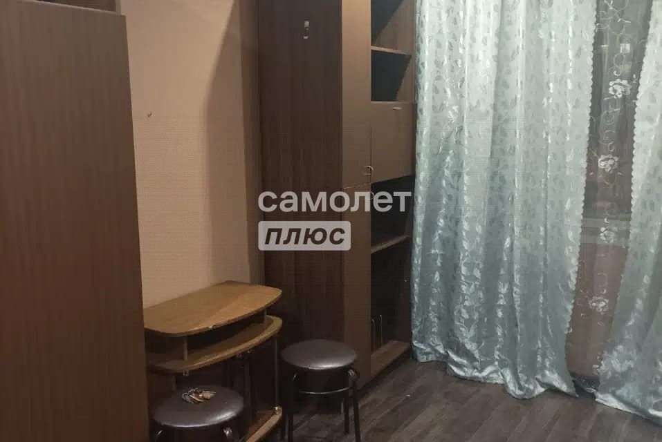 Продаётся комната в 3-комн. квартире, 12.4 м²