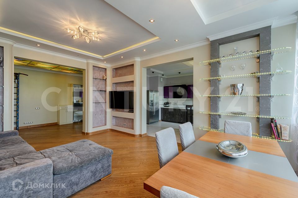 Продаётся 3-комнатная квартира, 109 м²