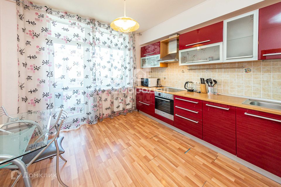 Сдаётся 2-комнатная квартира, 68 м²