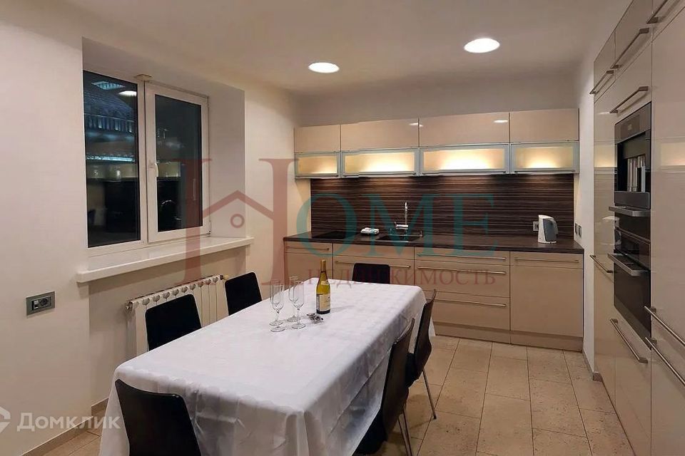 Сдаётся 4-комнатная квартира, 120 м²