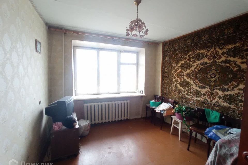 Продаётся 4-комнатная квартира, 61.6 м²