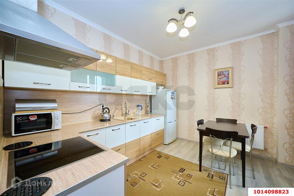 Продаётся 2-комнатная квартира, 74 м²