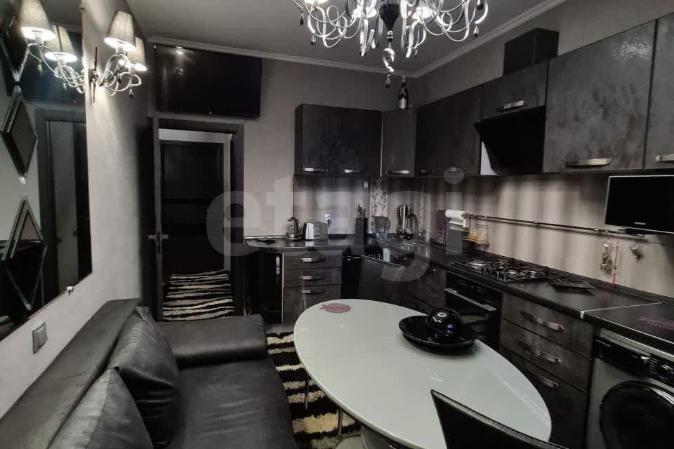 Продаётся 1-комнатная квартира, 63.7 м²