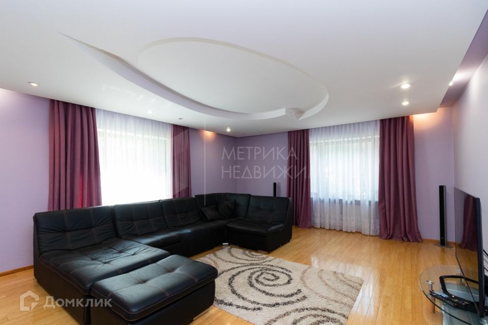 Продаётся 4-комнатная квартира, 176.9 м²