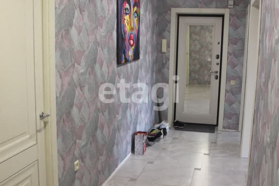 Продаётся 4-комнатная квартира, 82 м²