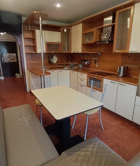 Сдаётся 2-комнатная квартира, 65.3 м²