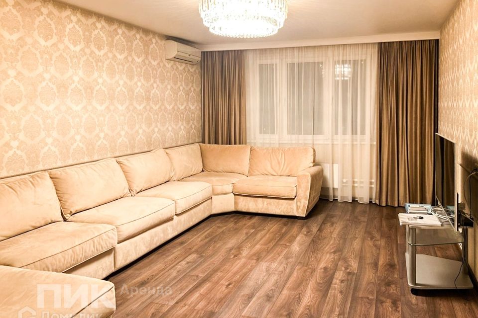 Сдаётся 4-комнатная квартира, 130.2 м²