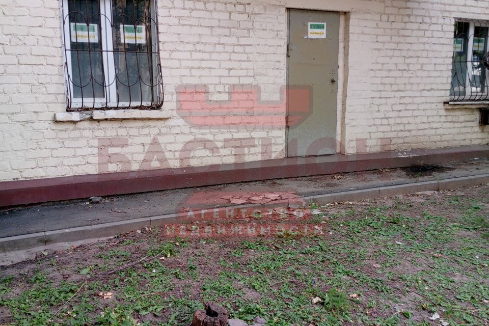 Продаётся 6-комнатная квартира, 180 м²