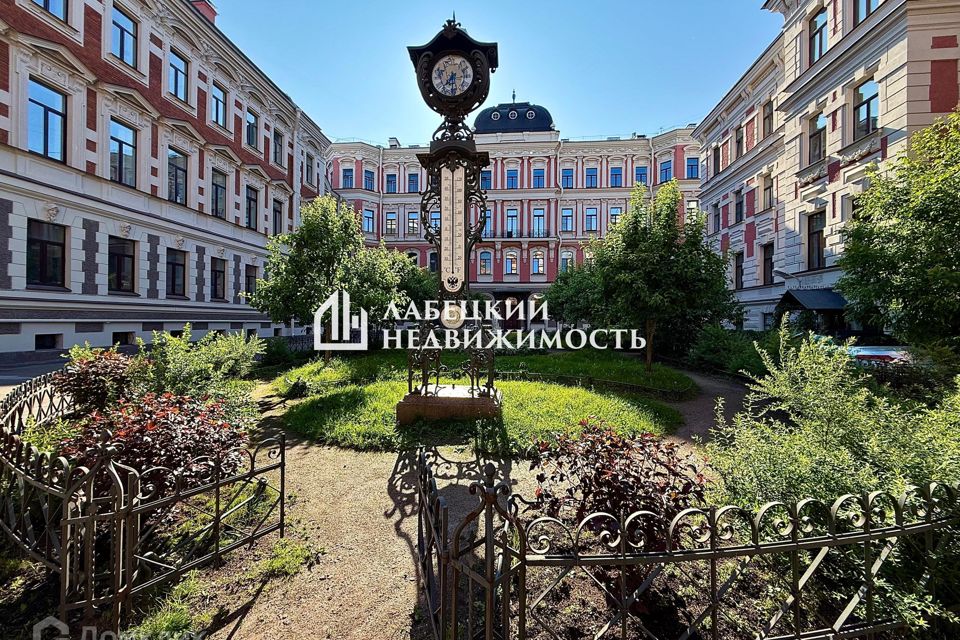 Продаётся 6-комнатная квартира, 282.7 м²
