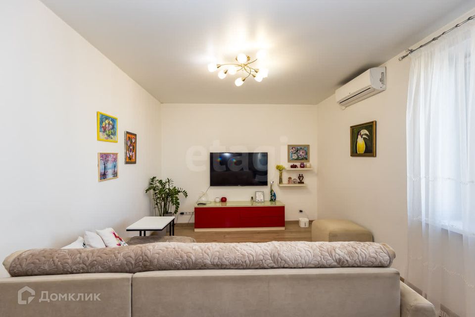 Продаётся 2-комнатная квартира, 65.5 м²