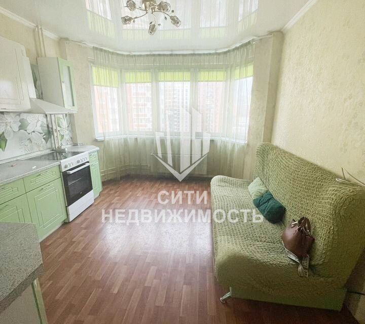 Сдаётся 2-комнатная квартира, 65 м²