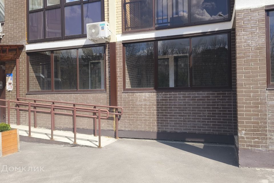 Продаётся 1-комнатная квартира, 66.7 м²
