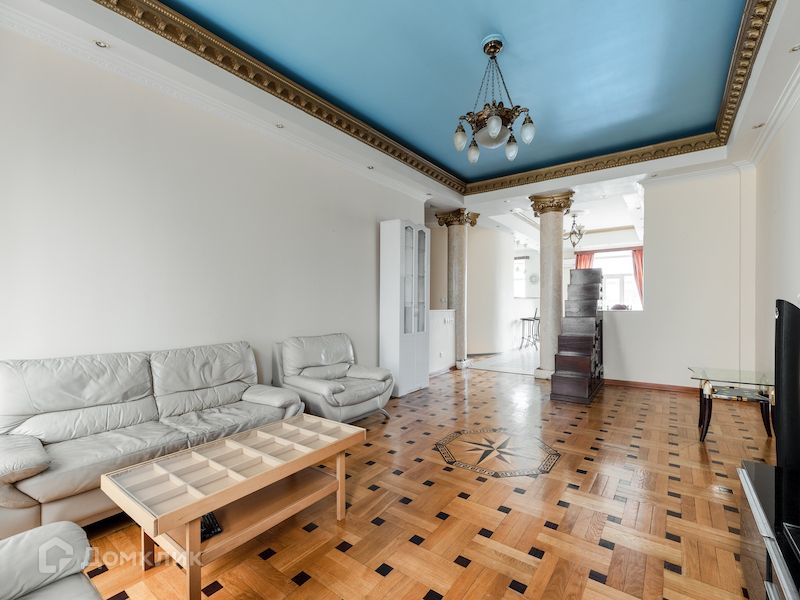 Сдаётся 4-комнатная квартира, 135 м²