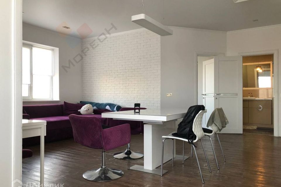 Продаётся 3-комнатная квартира, 69.6 м²