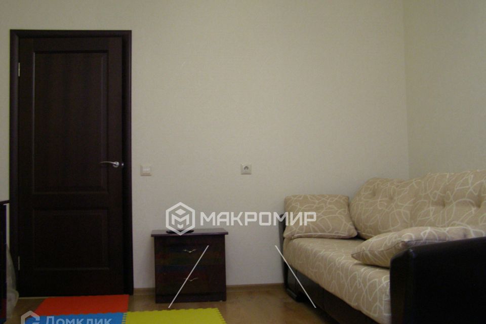 Продаётся 1-комнатная квартира, 42.3 м²