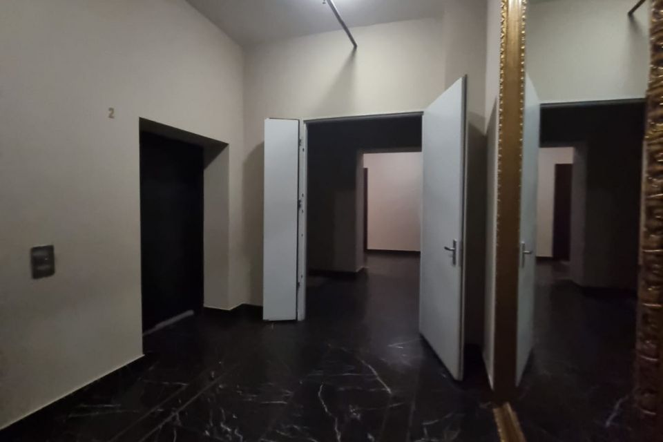 Продаётся 6-комнатная квартира, 260 м²
