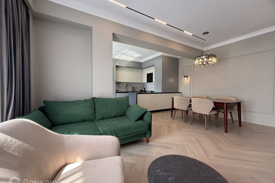 Сдаётся 2-комнатная квартира, 94.3 м²