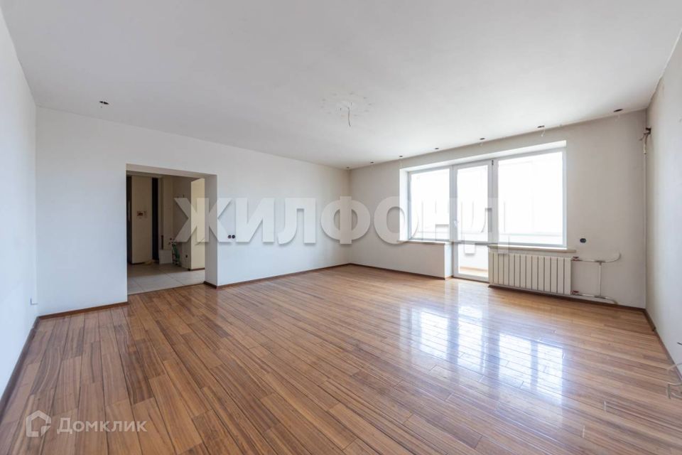 Продаётся 3-комнатная квартира, 139.6 м²