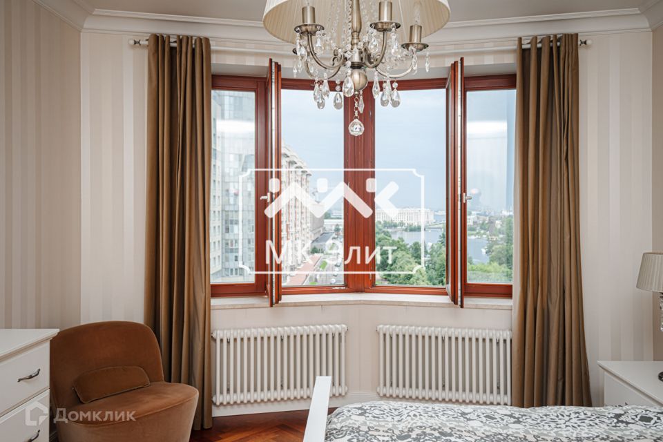 Продаётся 6-комнатная квартира, 265 м²