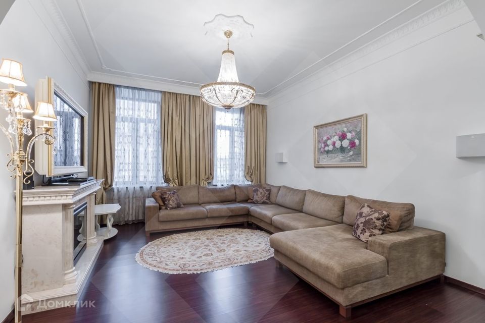 Сдаётся 4-комнатная квартира, 134 м²