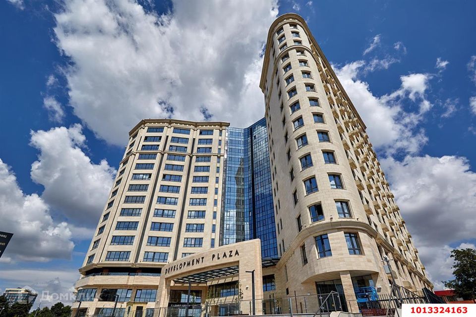 Продаётся 3-комнатная квартира, 108.4 м²