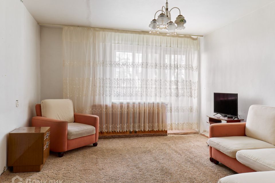 Продаётся 4-комнатная квартира, 79.4 м²