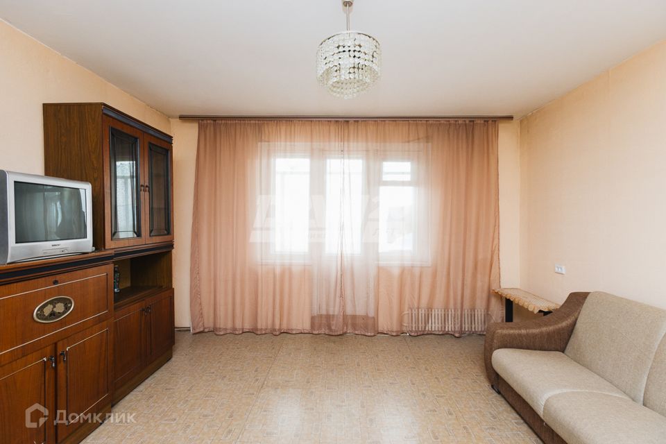 Продаётся 1-комнатная квартира, 42 м²