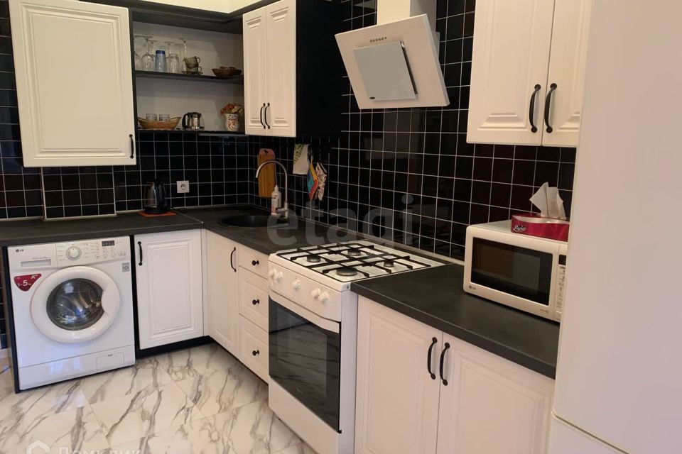 Сдаётся 1-комнатная квартира, 50 м²