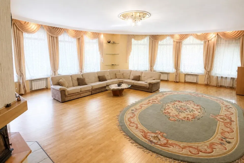 Продаётся 4-этажный дом, 830 м²