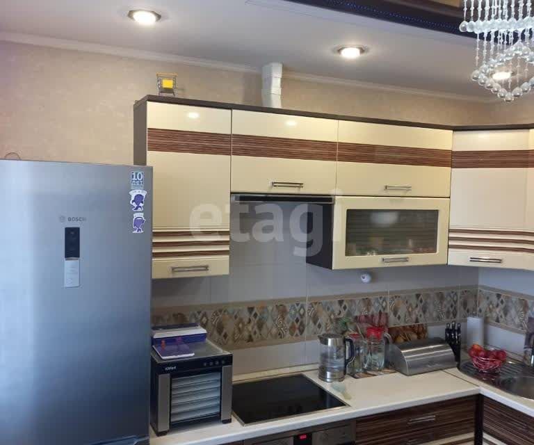 Продаётся 3-комнатная квартира, 65.8 м²