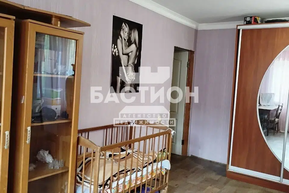 Продаётся 4-комнатная квартира, 61 м²