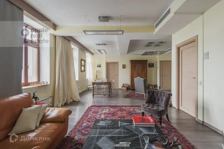 Продаётся 4-комнатная квартира, 165.1 м²