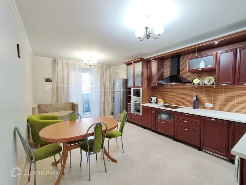 Продаётся 3-комнатная квартира, 111.7 м²