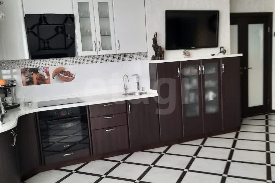 Продаётся 2-комнатная квартира, 82.4 м²