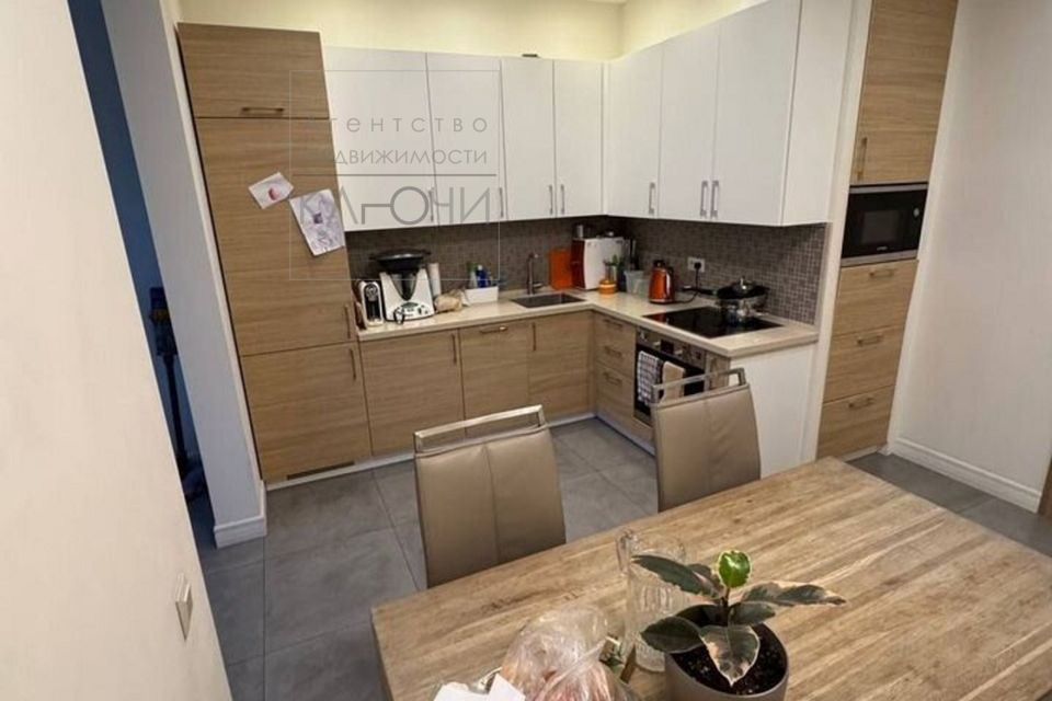 Продаётся 3-комнатная квартира, 127 м²