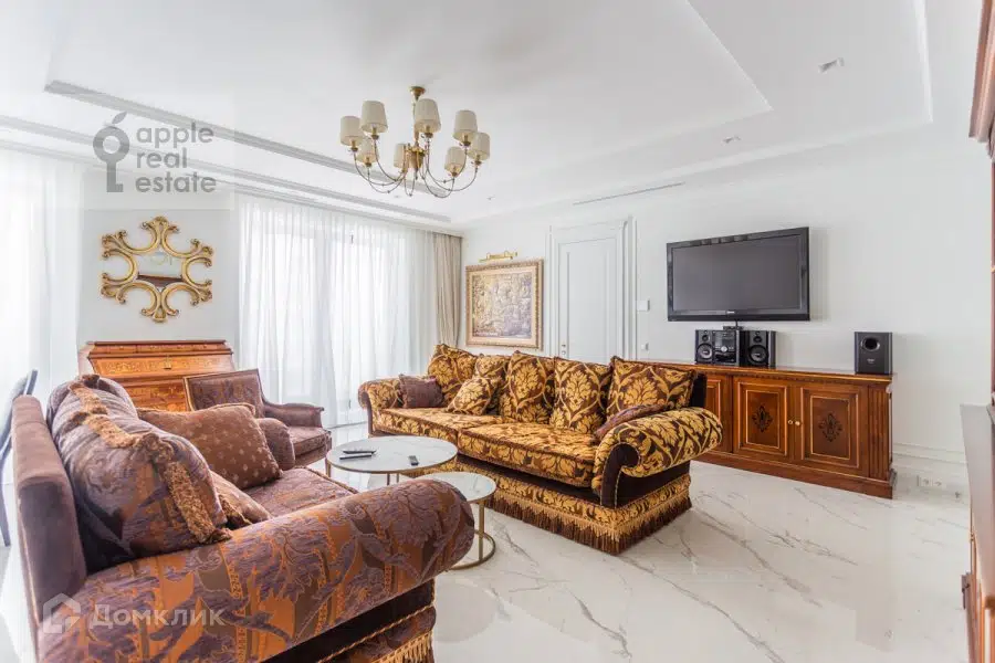 Продаётся 3-комнатная квартира, 123.5 м²