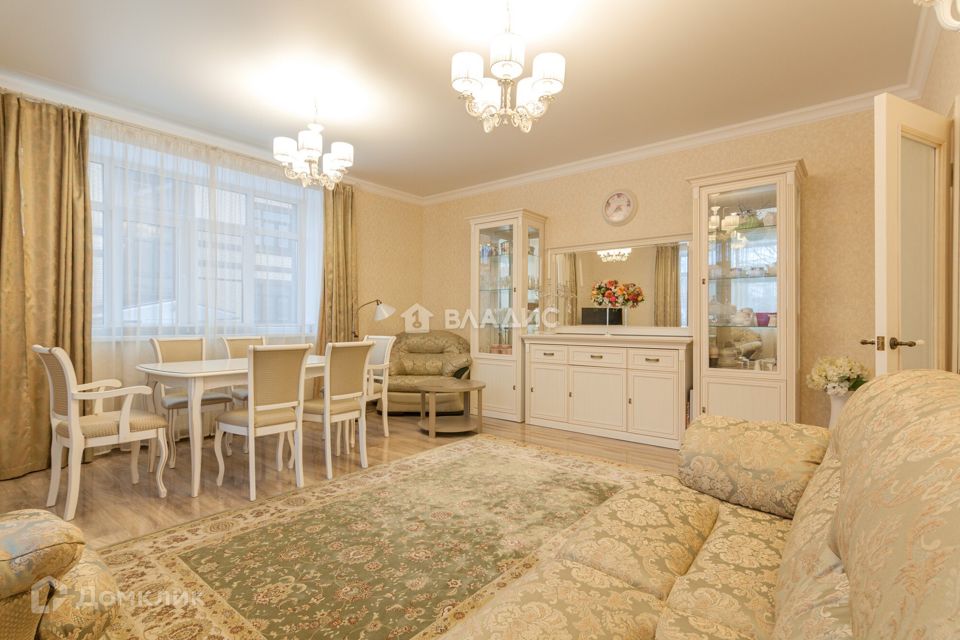 Продаётся 3-комнатная квартира, 102 м²