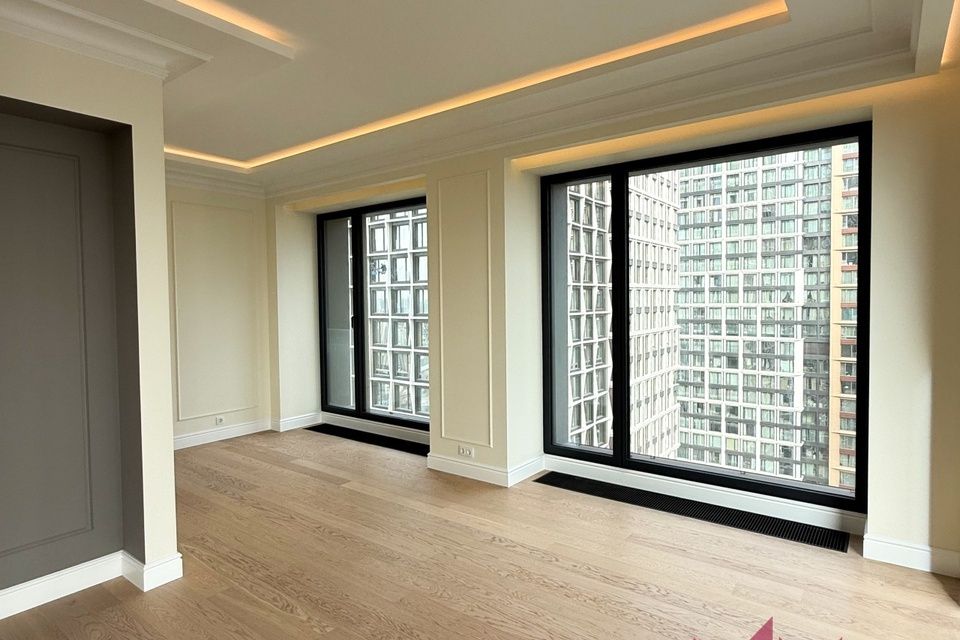 Продаётся 4-комнатная квартира, 135 м²