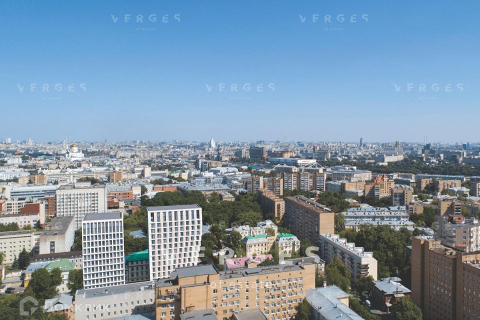 Продаётся 5-комнатная квартира, 290 м²
