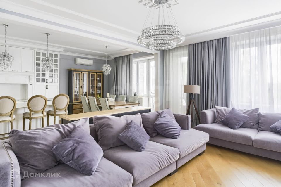 Продаётся 2-комнатная квартира, 133.2 м²