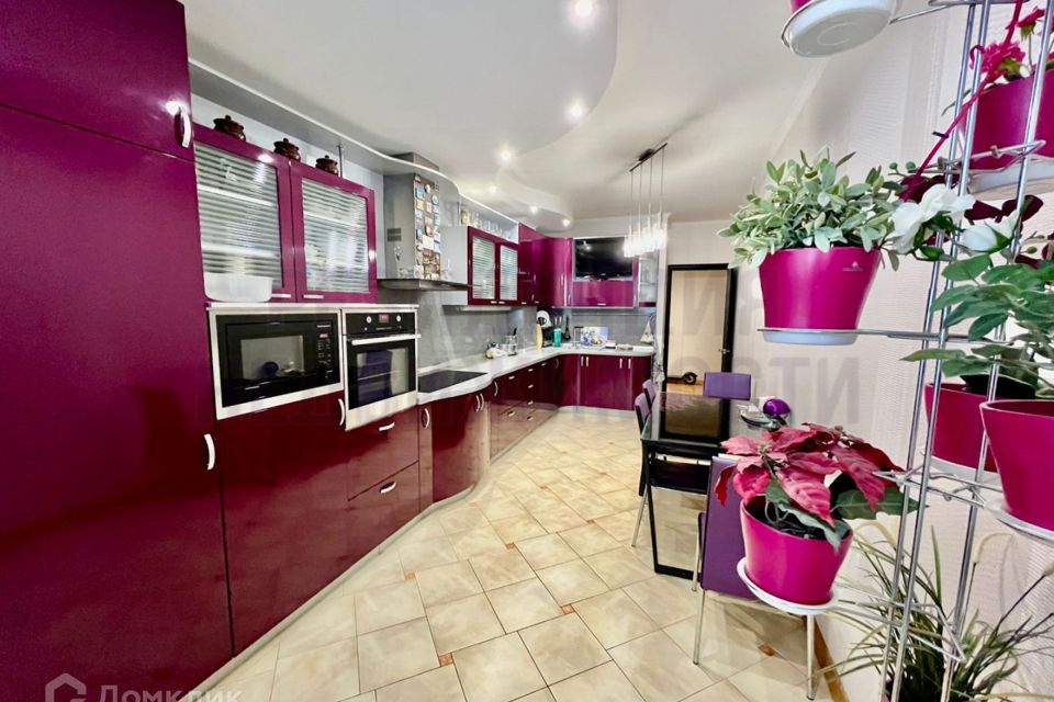 Продаётся 4-комнатная квартира, 116.2 м²