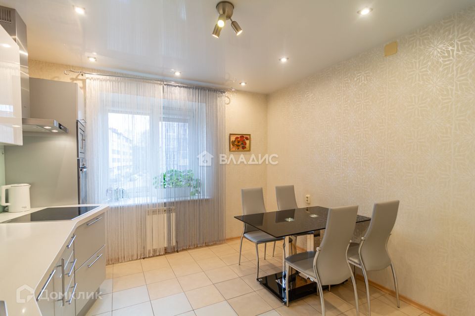 Продаётся 2-комнатная квартира, 68.5 м²