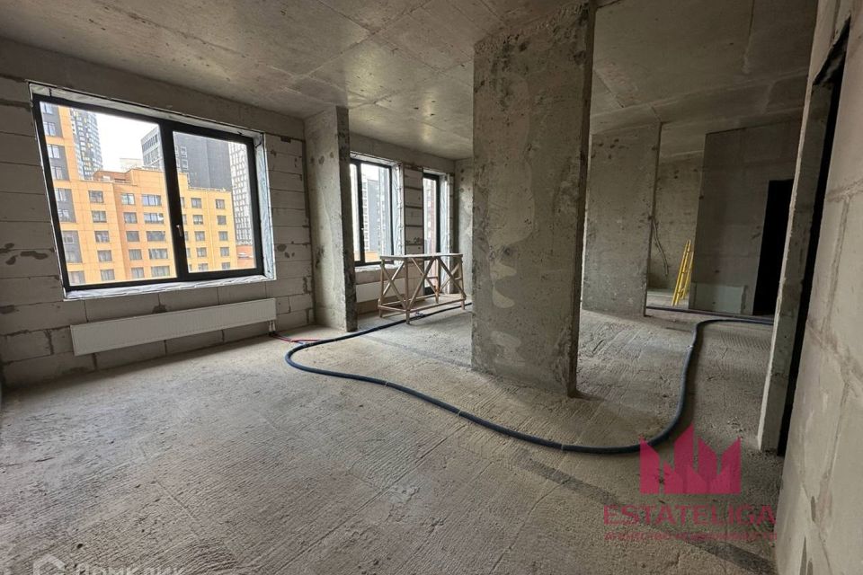 Продаётся 3-комнатная квартира, 112 м²