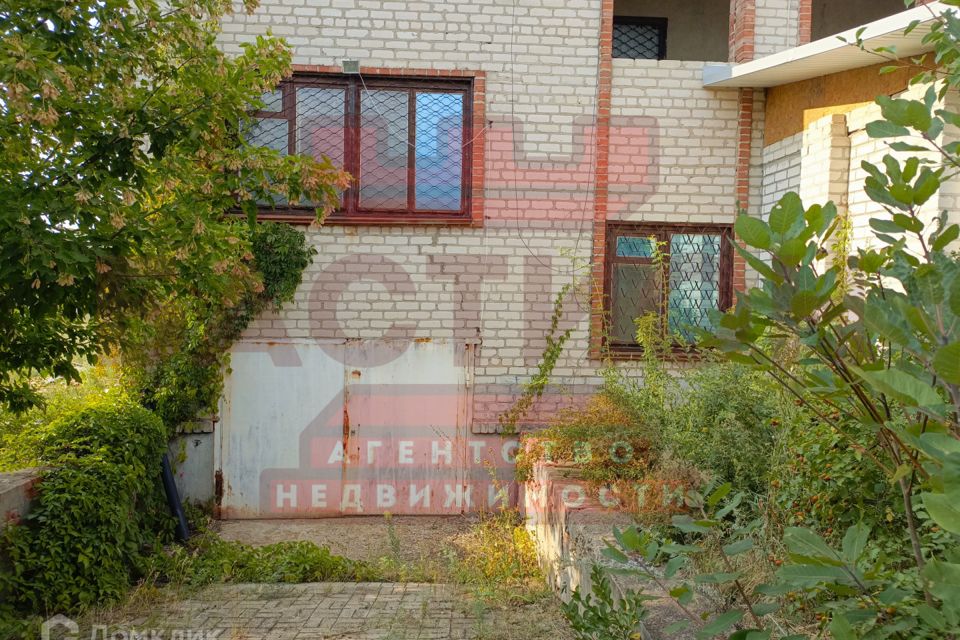 Продаётся 3-этажный дом, 320 м²