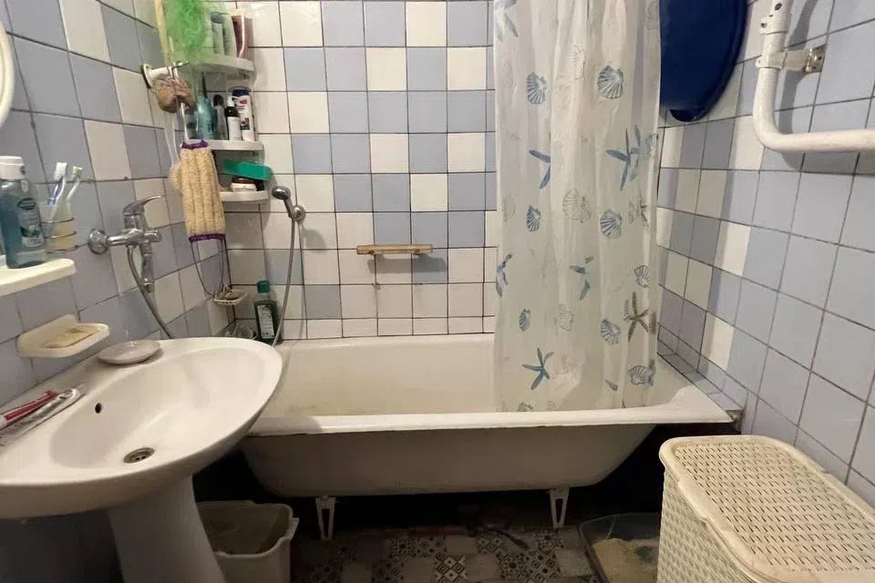 Продаётся 4-комнатная квартира, 81.6 м²