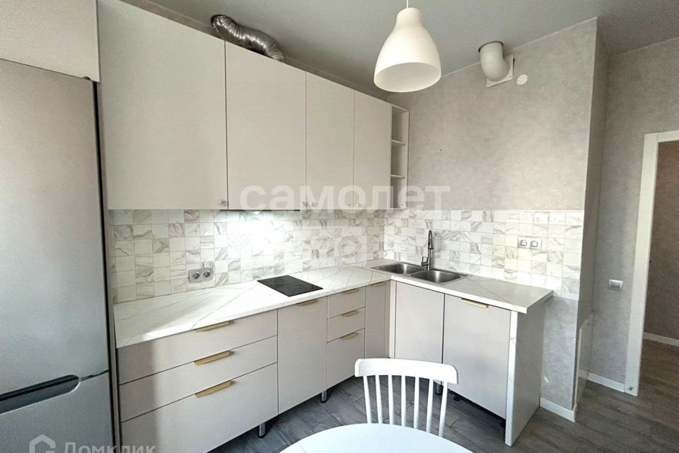 Продаётся 1-комнатная квартира, 37.7 м²